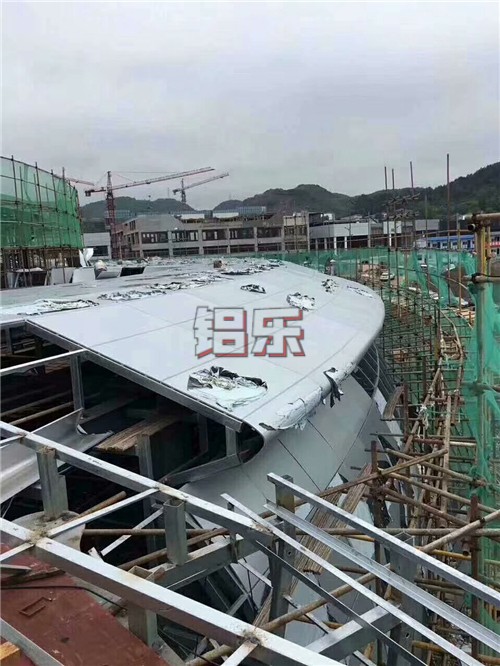 铝乐建材公司教大家如何买到优质的木纹铝单板