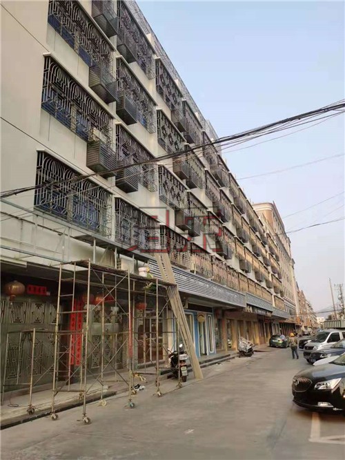 何故挑选铝幕墙要选取大工厂
