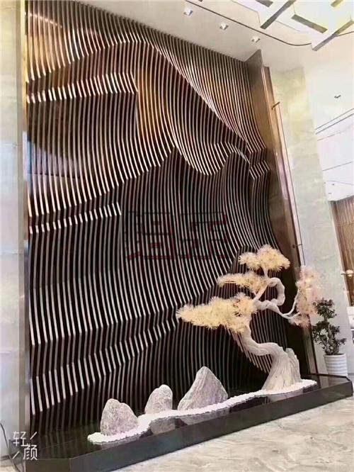 辊涂铝单板主要牌子有哪一些？如何能选过硬辊涂铝单板