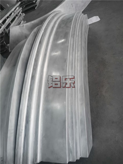 铝乐铝方通公司告诉大家快速采办到好的铝方通
