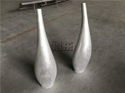 教你如何寻到选择一个满意的包柱铝单板生产公