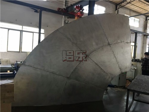 包柱铝单板企业甚麽牌子好？如何能选取上乘包柱铝单板