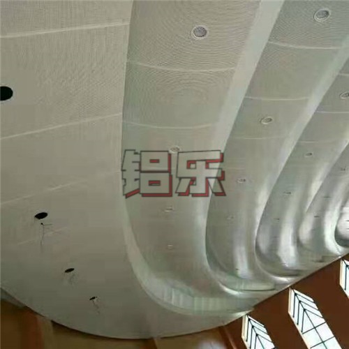 铝乐建材教大伙怎么样选择优质拉丝铝单板