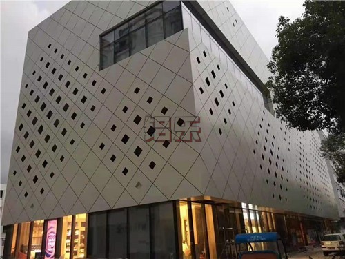 包柱铝单板什么公司好？怎么样购买到优质包柱铝单板